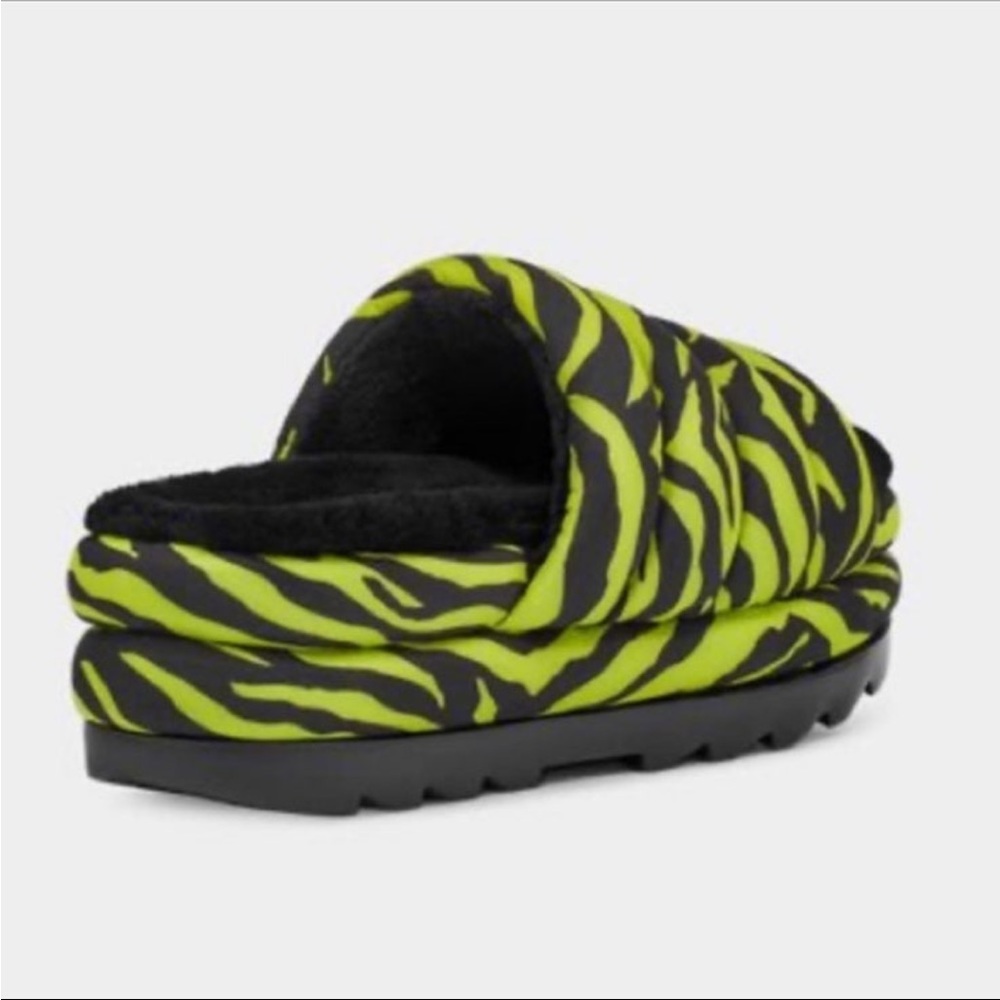 Ugg Maxi Platform Slides - Key Lime Tiger Print |… - image 4
